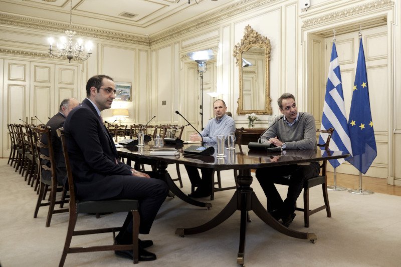 Τηλεδιάσκεψη στο Μέγαρο Μαξίμου