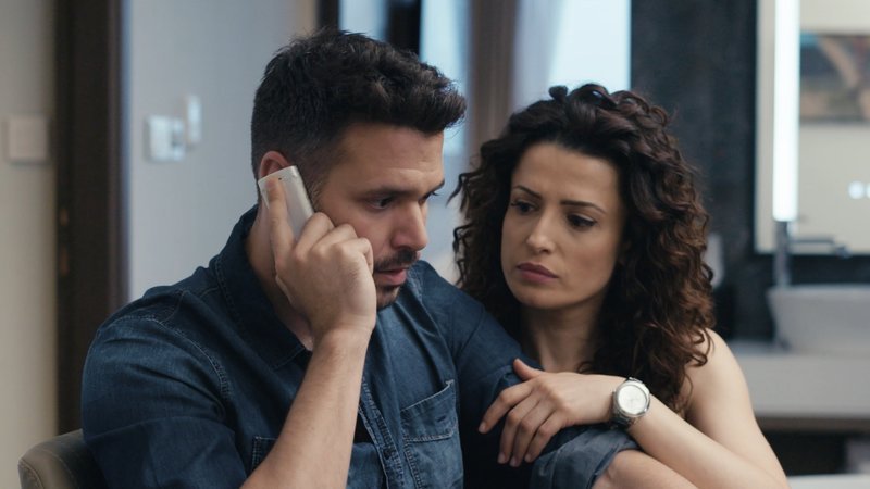 Τόνι και Τατιάνα ακούν την δολοφονία της Μαργκώ από πληρωμένο δολοφόνο