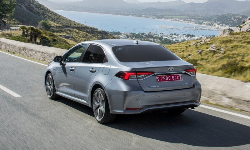 Mε μοτέρ 1,5 λίτρων η Toyota Corolla Sedan