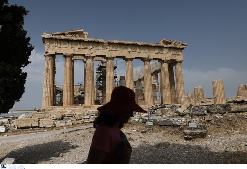 Κόσμος στην Ακρόπολη