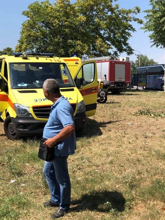 Ασθενοφόρο του ΕΚΑΒ στο σημείο