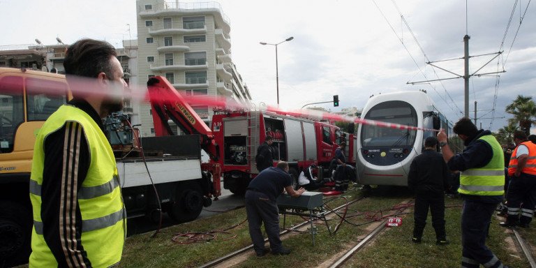 Διακόπηκε η κυκλοφορία στο τραμ στο ύψος του Αλίμου