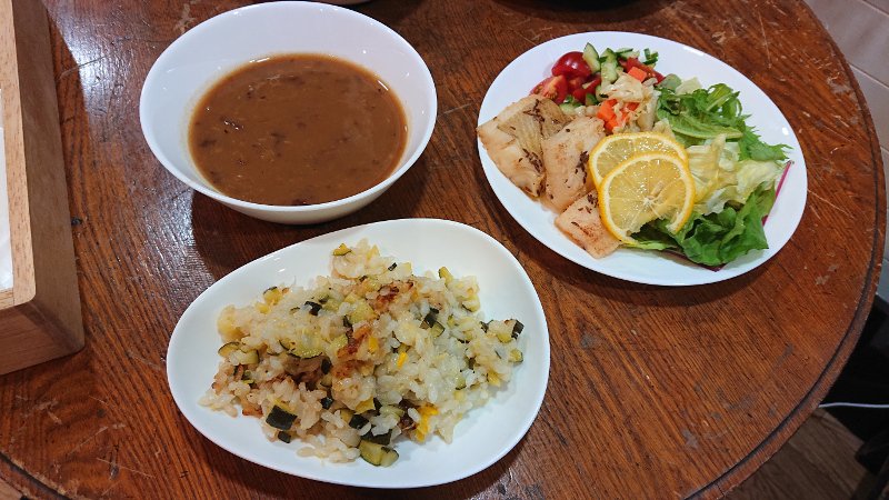 τρια πιατα φαγητο 