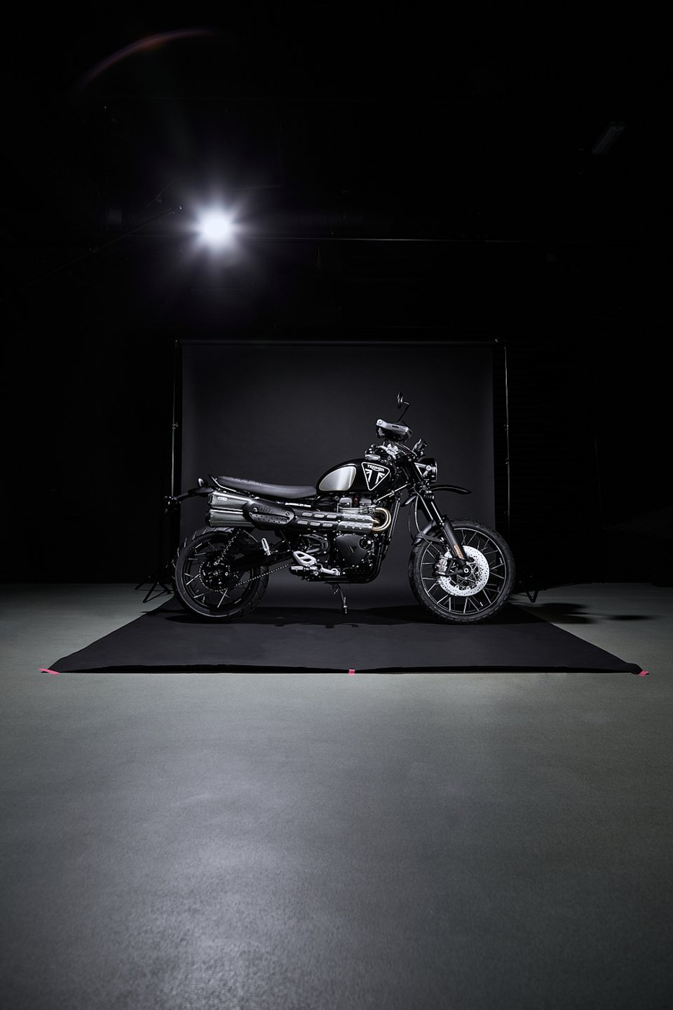 Triumph Scrambler 1200 σε έκδοση «James Bond»