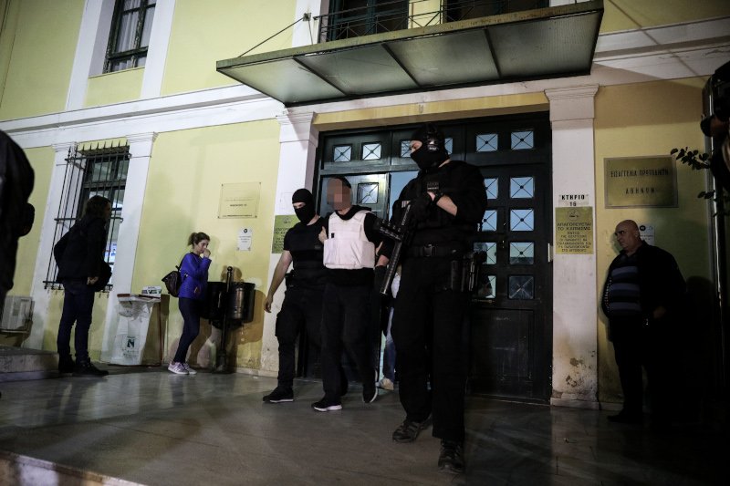 Οι δύο συλληφθέντες
