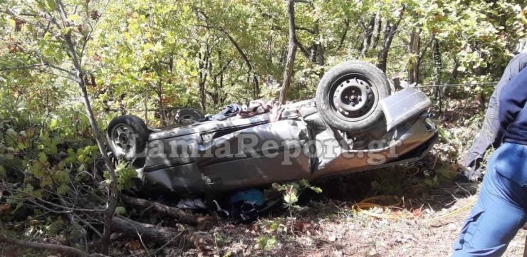 Το αυτοκίνητο μέσα από το οποίο απεγκλωβίστηκαν οι ηλικιωμένοι