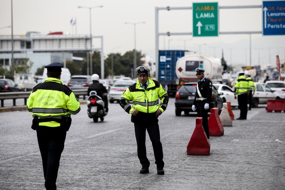 Επί ποδός η Τροχαία για τη διευκόλυνση στην έξοδο του Πάσχα