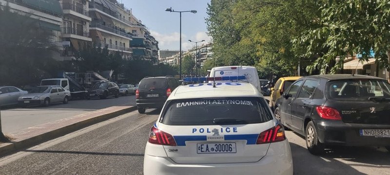 επιχείρηση τροχαίας για παράνομα σταθμευμένα ΙΧ