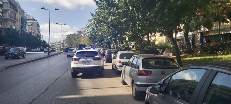 επιχείρηση τροχαίας για παράνομα σταθμευμένα ΙΧ