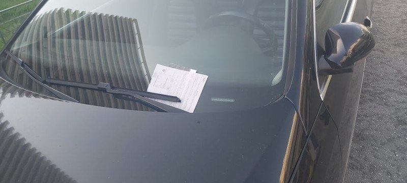 επιχείρηση τροχαίας για παράνομα σταθμευμένα ΙΧ
