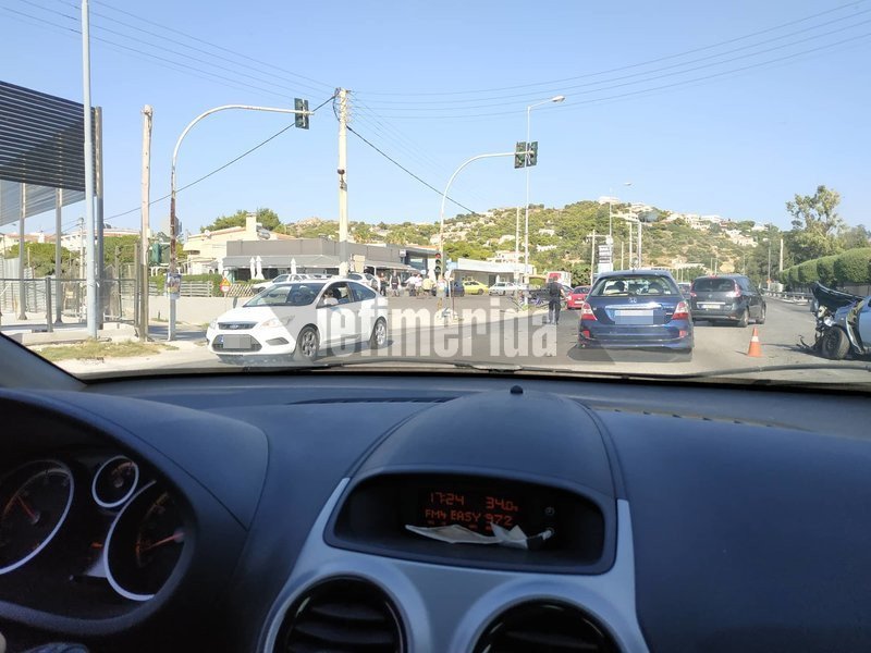 Στο σημείο, επικράτησε κυκλοφοριακό κομφούζιο για αρκετή ώρα, καθώς έκλεισε ο δρόμος.