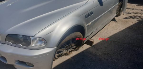 Η κατεστραμμένη ρόδα του αυτοκινήτου του 28χρονου