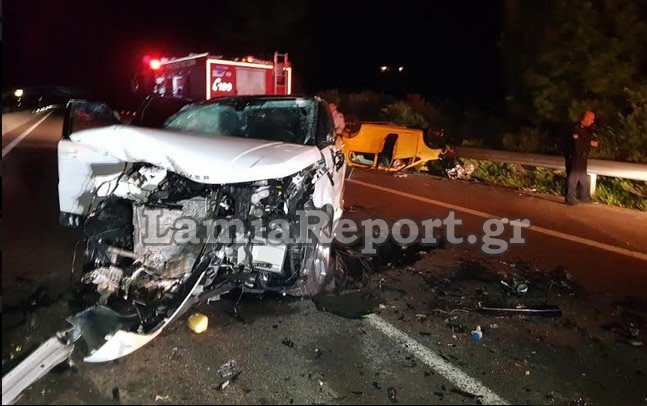 Αυτοκίνητο διαλυμένο από τροχαίο