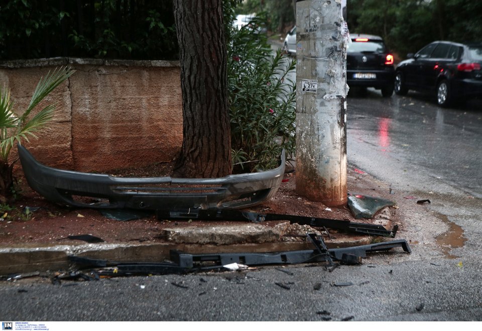 Τροχαίο με σχολικό λεωφορείο στη Βούλα