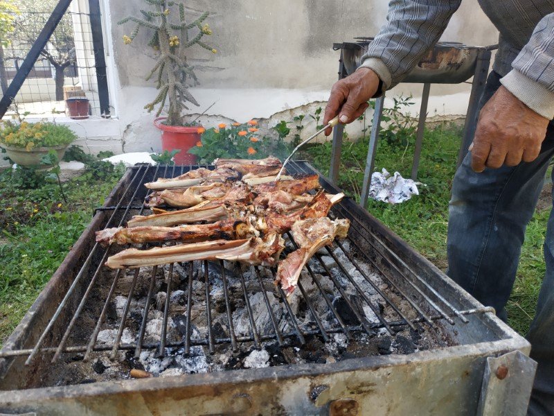 τσικνοπέμπτη ψήσιμο στα κάρβουνα