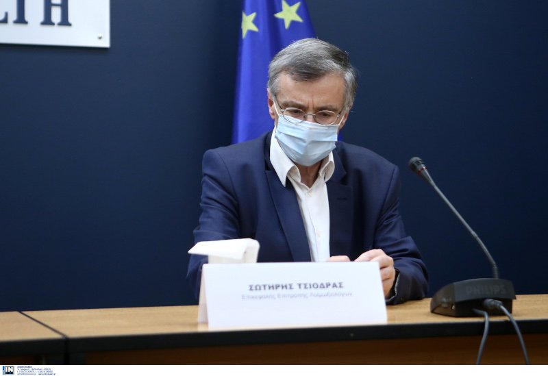 Ο Σωτήρης Τσιόδρας στη σημερινή ενημέρωση/ Φωτογραφία: INTIME NEWS