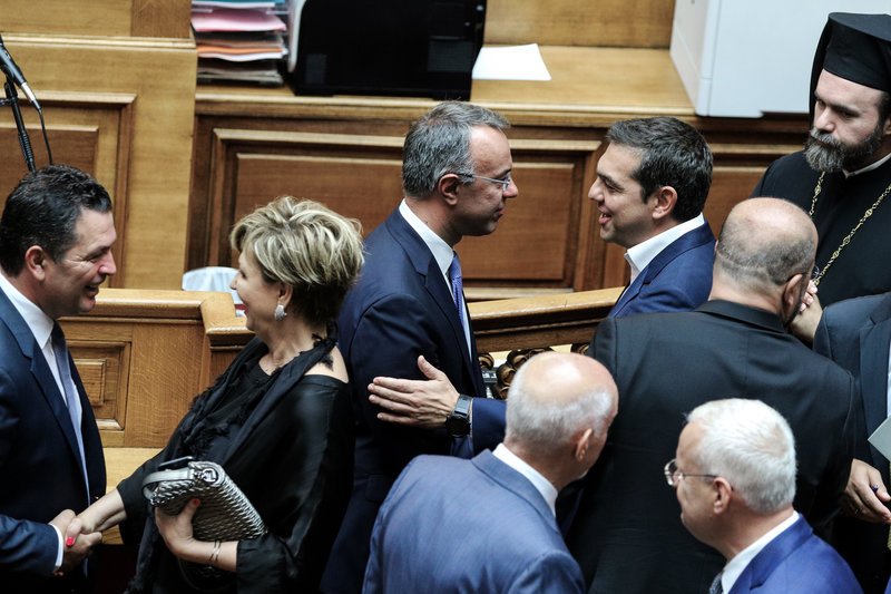 Xαιρετισμός Αλέξη Τσίπρα και υπουργού Οικονομικών Χρήστου Σταϊκούρα