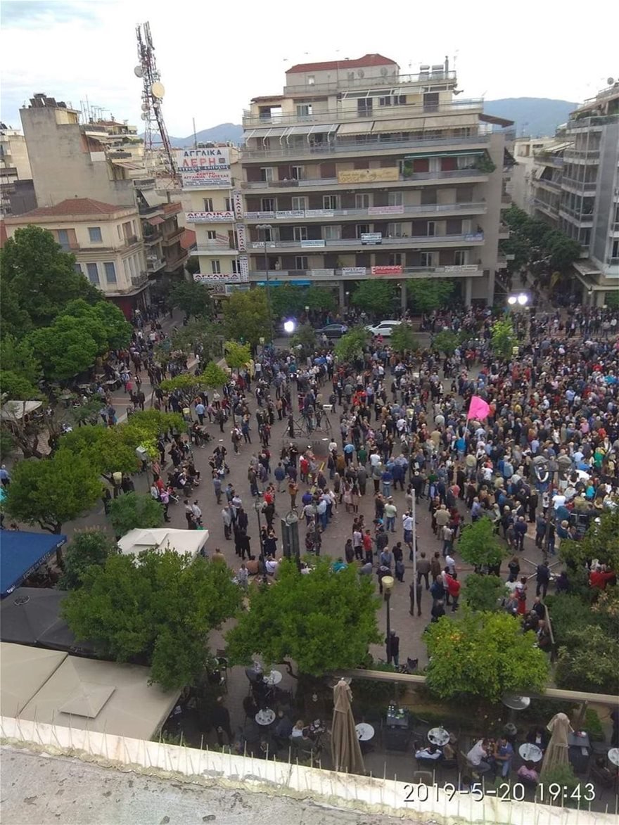 Η πλατεία Αγρινίου στις 19:43 -Φωτογραφία: protothema