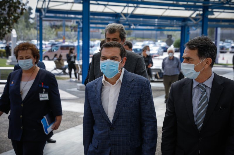 Ο Αλέξης Τσίπρας στο «Αττικόν» / Φωτογραφία: EUROKINISSI/ΓΙΩΡΓΟΣ ΚΟΝΤΑΡΙΝΗΣ