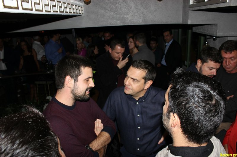 Ο Αλέξης Τσίπρας σε μπαρ της Κοζάνης