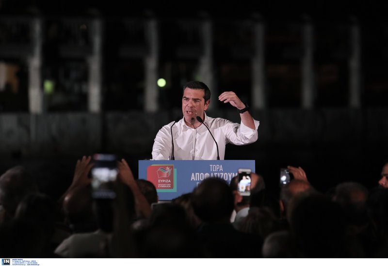 Ο Αλέξης Τσίπρας μιλά στη Δραπετσώνα