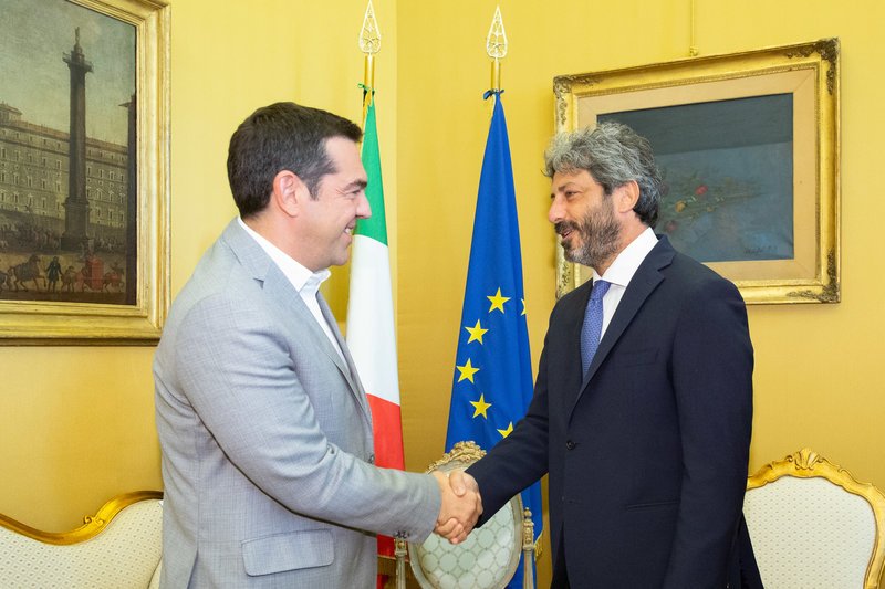 Ο Αλέξης Τσίπρας με τον πρόεδρο του ιταλικού κοινοβουλίου Ρομπέρτο Φίκο
