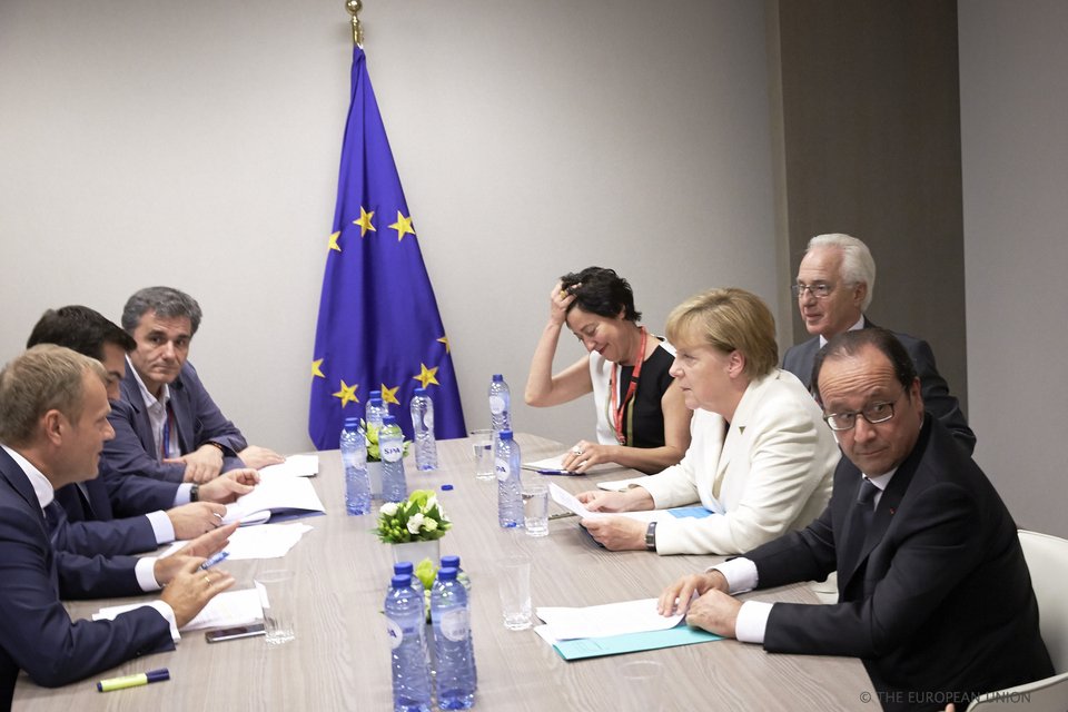 Η συνάντηση Τσίπρα με Μέρκελ, Ολάντ και Τουσκ κατά τη διάρκεια της διακοπής της Συνόδου Κορυφής