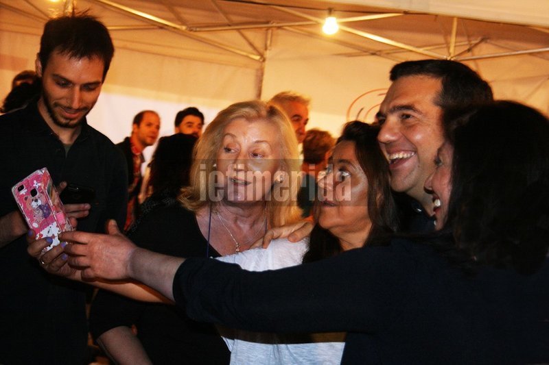 σελφι αλέξης τσίπρας