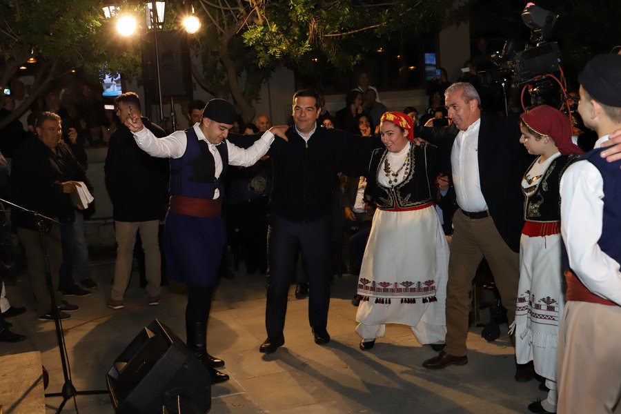 Ο πρωθυπουργός χορεύει