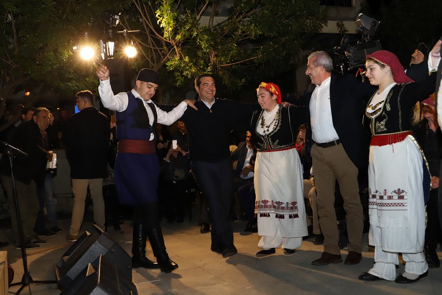 Ο Αλέξης Τσίπρας σε μεγάλα κέφια