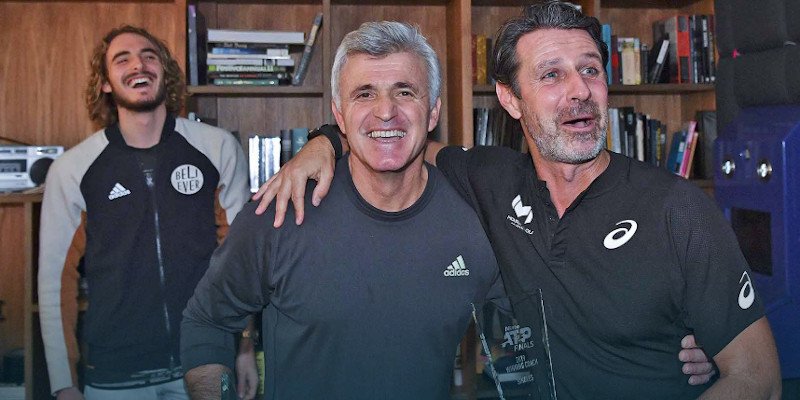 Στέφανος Τσιτσιπάς, Απόστολος Τσιτσιπάς και Πατρίκ Μουράτογλου περιχαρείς λίγο μετά το τέλος του τελικού στο Λονδίνο