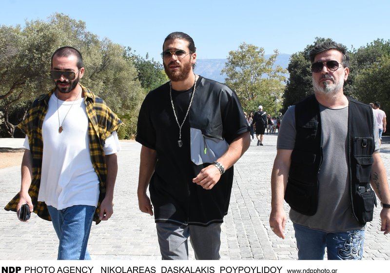 Ο τούρκος ηθοποιός του Φτερωτού Θεού Τζαν Γιαμάν στη Διονυσίου Αεροπαγίτου