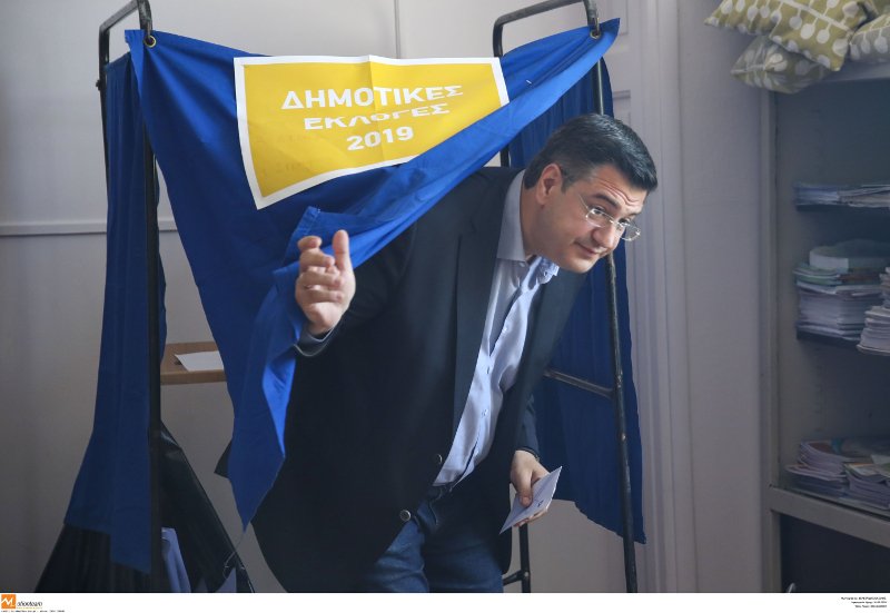 O Απόστολος Τζιτζικώστας