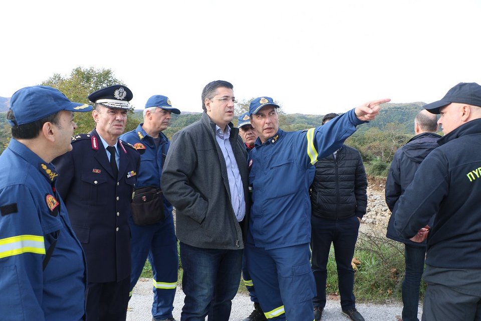 Κακοκαιρία: Αυτοψία Τζιτζικώστα στις πληγείσες περιοχές της Χαλκιδικής