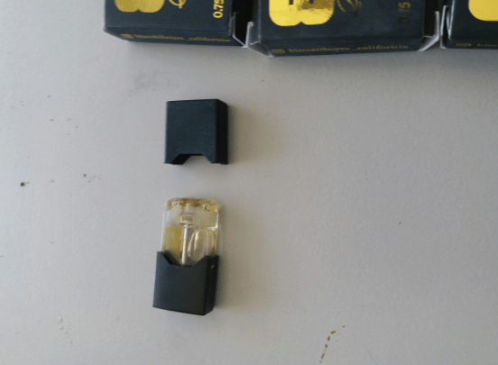 Τα USB sticks που εντόπισαν οι εκλεχτές της ΑΑΔΕ