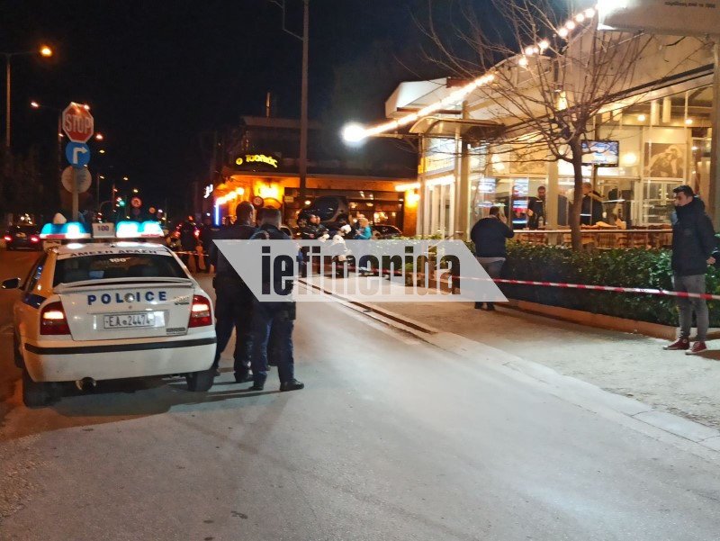Στο σημείο βρίσκονται άνδρες του τμήματος Ανθρωποκτονιών της Διεύθυνσης Ασφάλειας Αττικής.