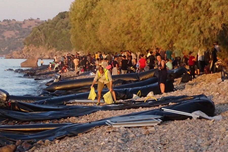 βάρκες στις ακτές της λέσβου