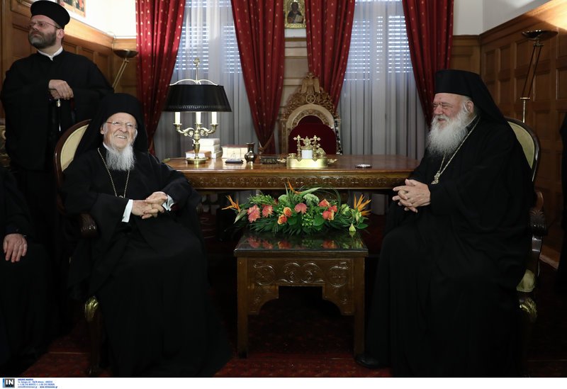 Χαμόγελα στη συνάντηση Βαρθολομαίου- Ιερώνυμου