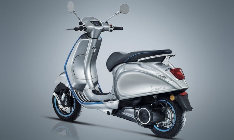 Πόσο στοιχίζει η ηλεκτρική Vespa; Αθόρυβη, με πλήρη συνδεσιμότητα