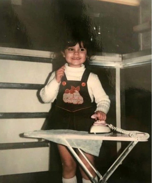 H throwback φωτογραφία της Βικτόρια Μπέκαμ με την παιδική σιδερώστρα