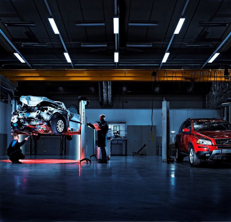 H Volvo «ερευνά» τα ατυχήματα που εμπλέκονται οχήματά της