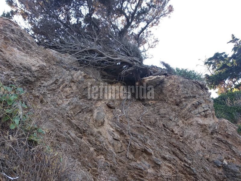 Ο επικίνδυνος βράχος στο Πόρτο Ράφτη