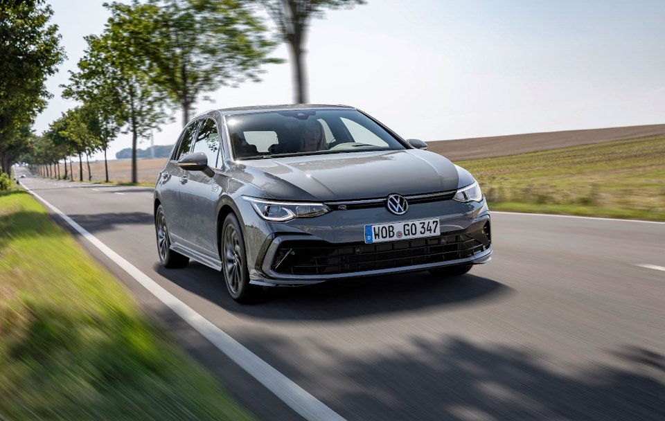 Η VW λανσάρει πέντε εξηλεκτρισμένες εκδόσεις του Golf