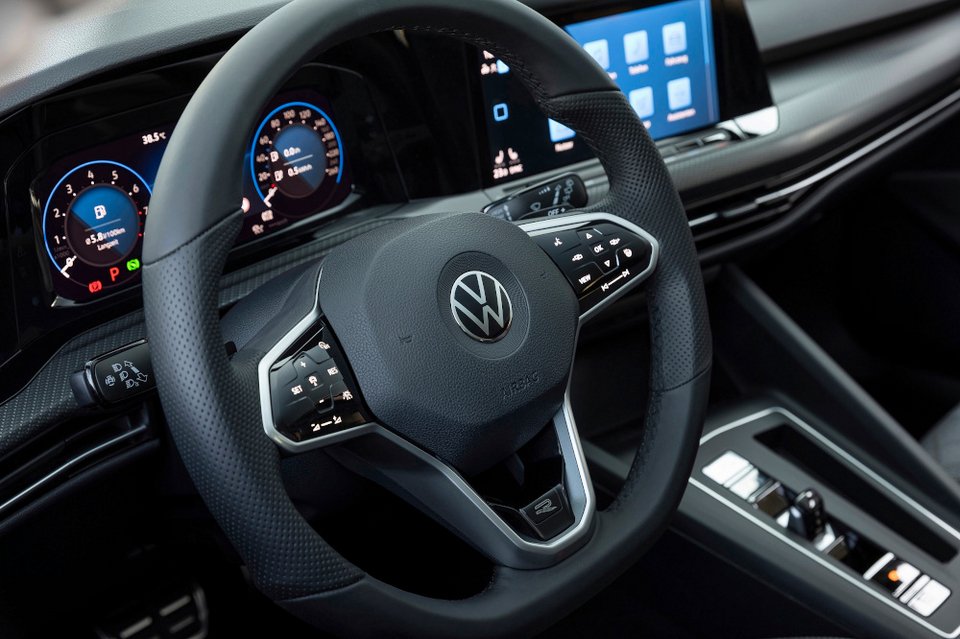 Η VW λανσάρει πέντε εξηλεκτρισμένες εκδόσεις του Golf