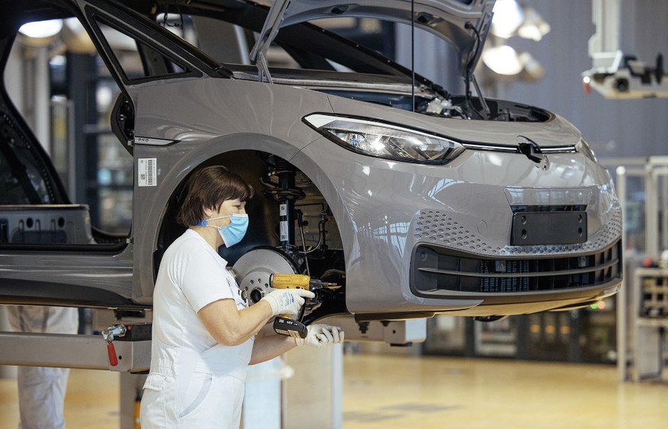 Volkswagen: To ID.3 «παίρνει» τη γραμμή παραγωγής του e-Golf