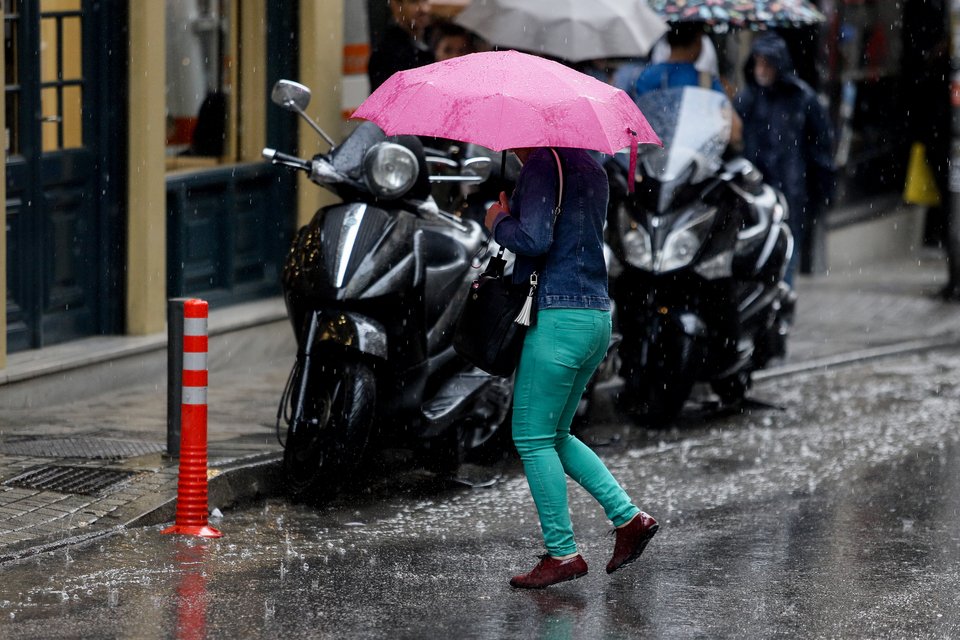 Χαλάζι στο κέντρο της Αθήνας