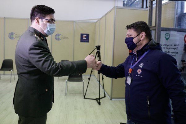 Ο Νίκος Χαρδαλιάς στο mega εμβολιαστικό κέντρο Θεσσαλονίκης -Φωτογραφία: Konstantinos Tsakalidis / SOOC
