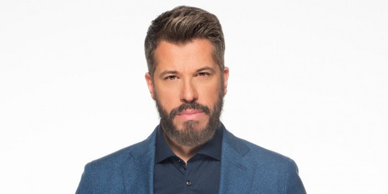 Ο Χάρης Βαρθακούρης στην παρουσίαση του Big Brother