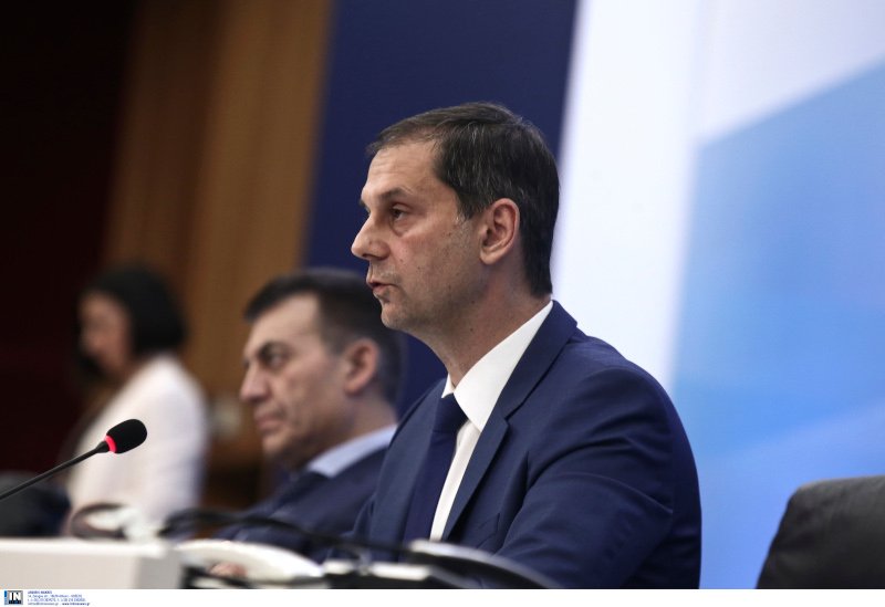 O Χάρης Θεοχάρης στις ανακοινώσεις για την επανεκκίνηση του τουρισμού/ Φωτογραφία: INTIME News