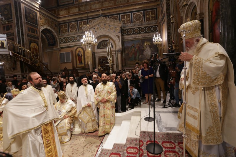 χειροτονία